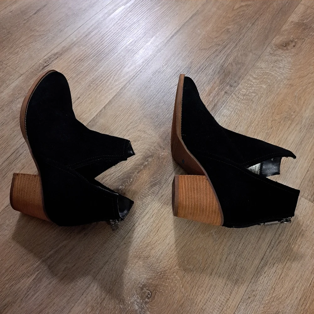 Aqua College Naomi Black Waterproof Suede Ankle Booties Women's Size 8.5